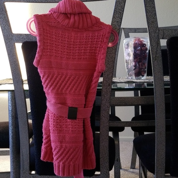 Little girl's sleeveless cardigan - Picture 2 of 2